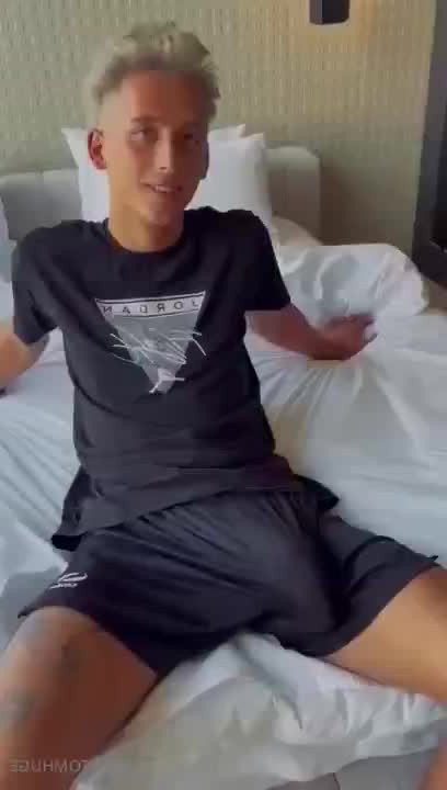 tomhuge - Hi daddy - ePornLeak