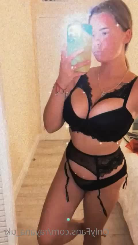 Rayana [ rayana_ukr ] - Cha chau - ePornLeak