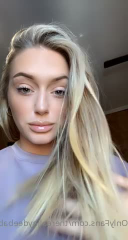 therealjaydeebaby - If you saw me chilling by the street food truck would you come say hi - ePornLeak