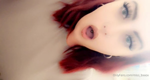 miss_bxxox - Hey should I haunt your dreams tonight or no? Also surprise gift in