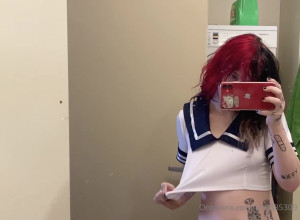 Alex [ strawberryswitch ] - I DO ACCEPT TIPS   IF YOU SEND ME A TIP OVER 10  I WILL DO A CUSTOM