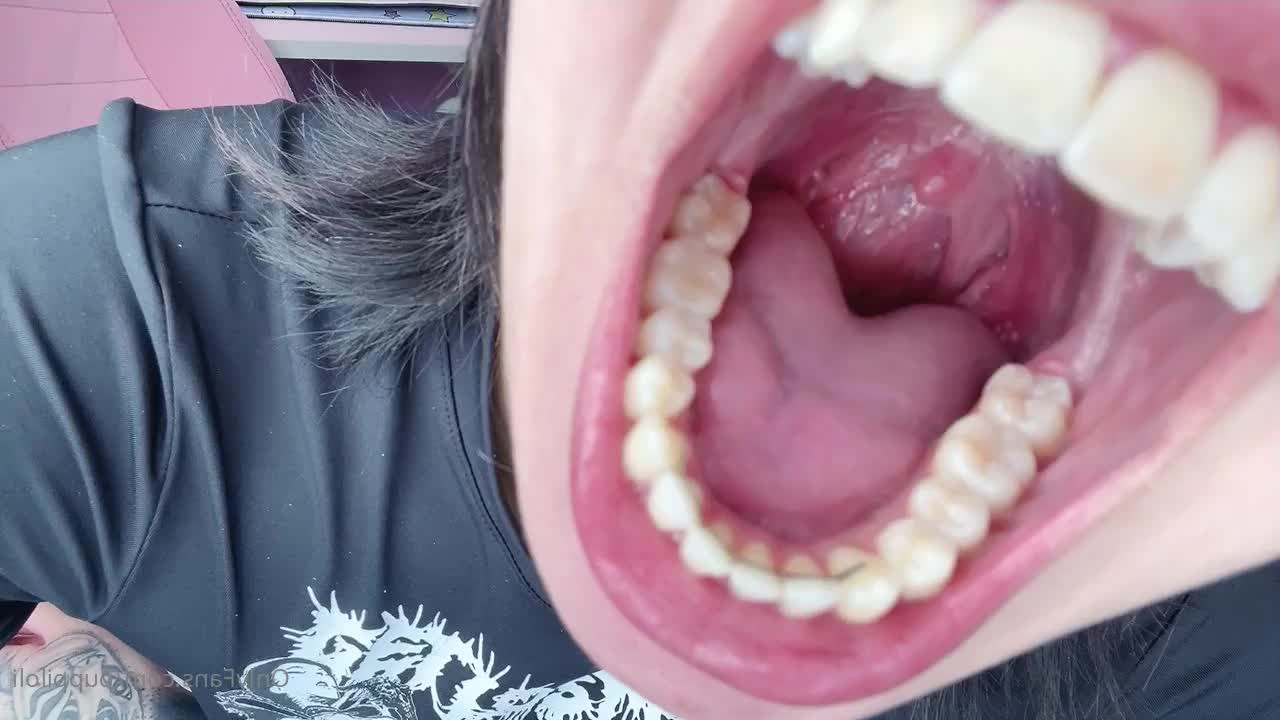 Filipina long tongue queen 💖 [ puppiloli ] - In order to get these photos I had to set the self timer on my phone - ePornLeak
