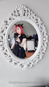 Jinxie 🖤 [ itsjinxxxie ] - Some ball drop action