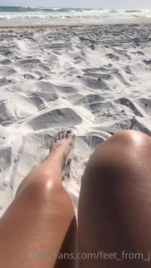 Feet From J [ feet_from_j ] - Fuck me 2 sleep??😝🛌