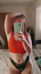 CHAT WITH ME 👸- BIRTHDAY MONTH! [ thatlittleminigirl ] - You go into an empty restaurant late at night and a sweet waitress