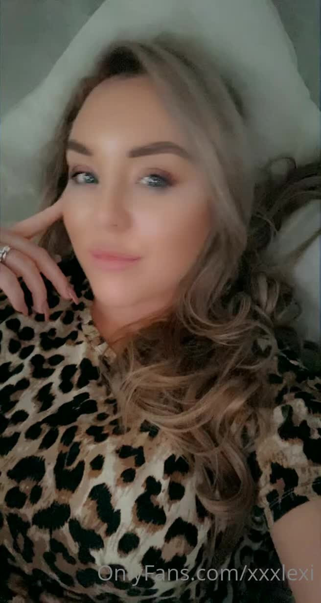 Lexi Rae [ lexiraex ] - More videos coming later with my man - ePornLeak