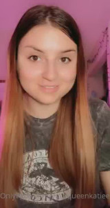 Katerina [ yourqueenkatiee ] - How horny do I make you boys? 😼