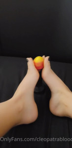 Cleopatra Bloodqueen [ cleopatrabloodqueen ] - Woops I fucked my toy to death   back to the old one