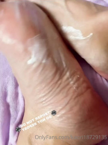 kaori [ kaori18729135 ] - what do yall wanna see ? Foot job Handjob Blow job Outdoors Give me