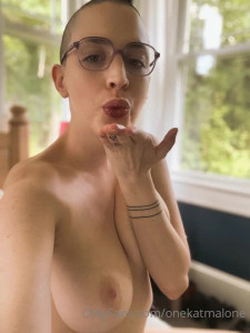 Kat Malone [ onekatmalone ] - Honestly, I just thought I looked cute today and wanted to share that