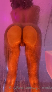 Özgür-Media [ ozgurmedia ] - Turn off the morning news. Turn on my morning nudes.