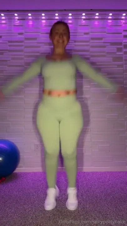 Sexypattycake Got A Wet Pussy After Doing Some Yoga - ePornLeak