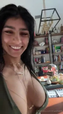 Mia Khalifa Gets Seductive In A Livestream