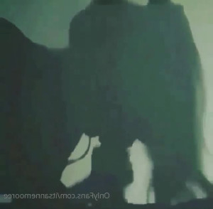 itsannemooree [ moorexxxclusive ] - Happy Monday xx