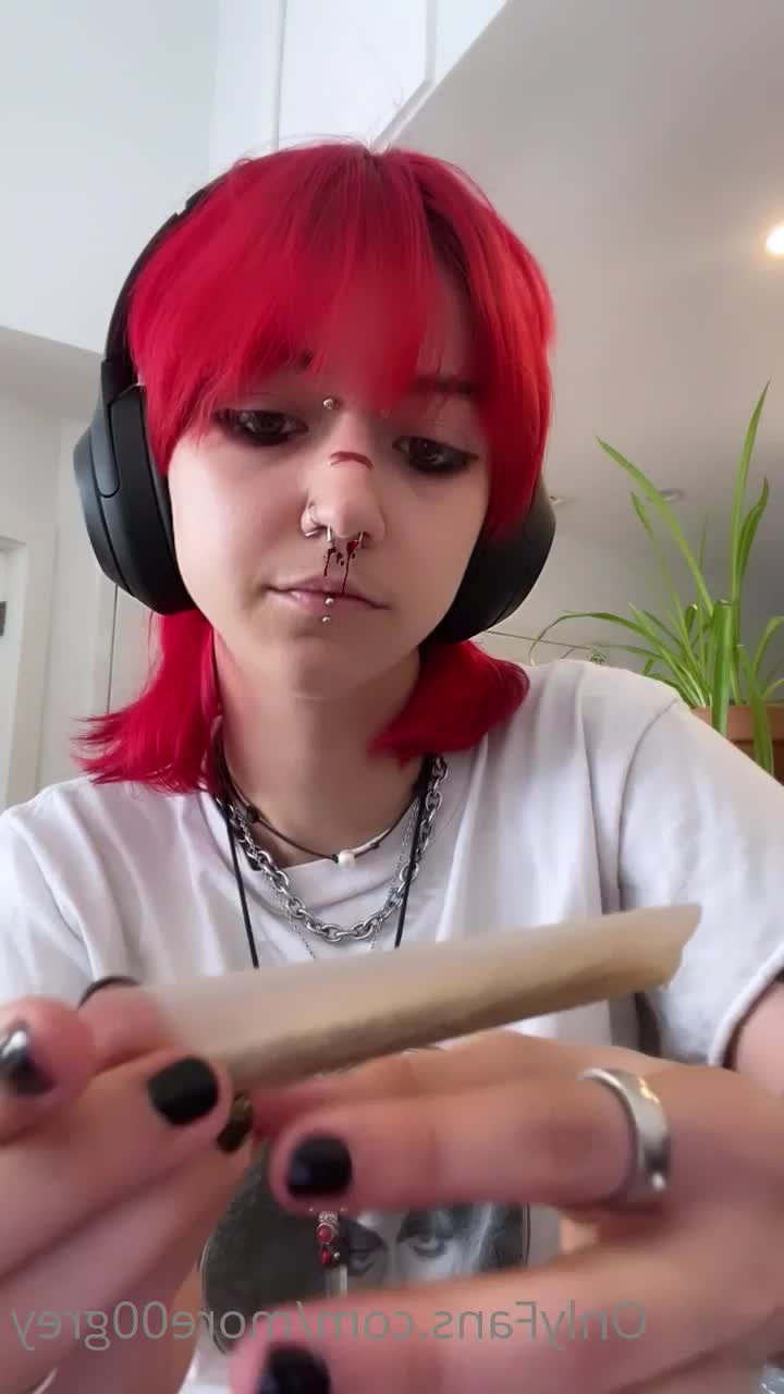 Grey [ more00grey ] - Te gustan mis tetotas? - ePornLeak