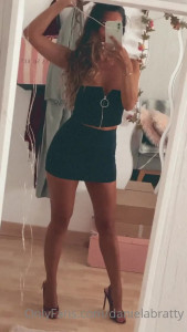 LittleDaniela💕 SQ💦 [ danielabratty ] - Posso montar e passar a língua em vc inteiro
