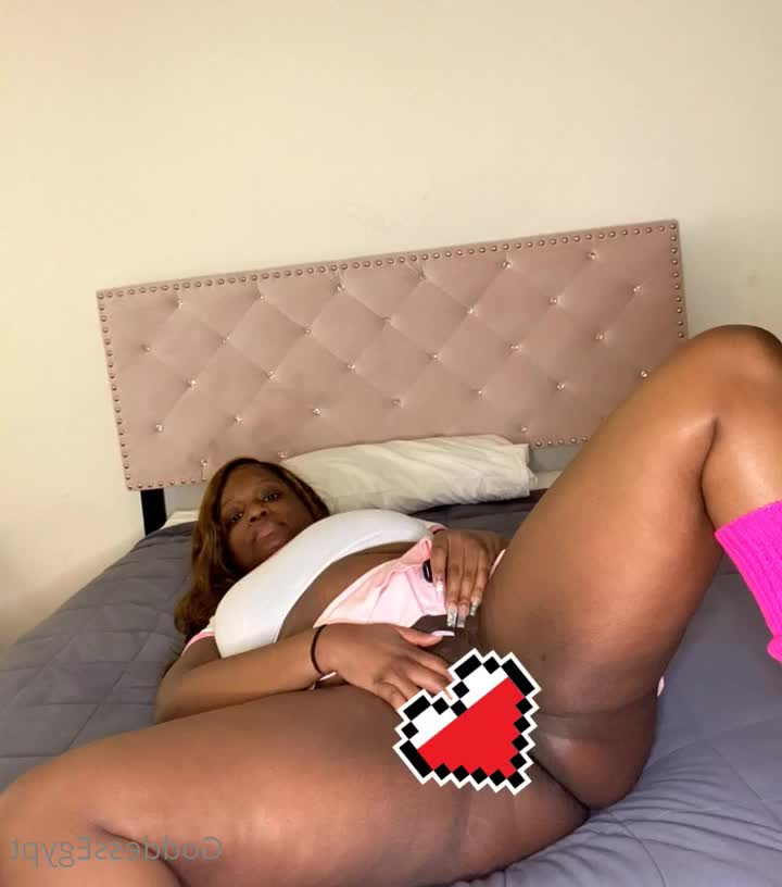 Goddess Egypt💎Single Message Me💍 [ thatchocobxtch ] - I really want to start working out and lifting weights ! Who wants to - ePornLeak
