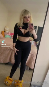 Jessica [ jessicatalystic ] - Lockdown blessed me with these HUGE TITS 😜🍾