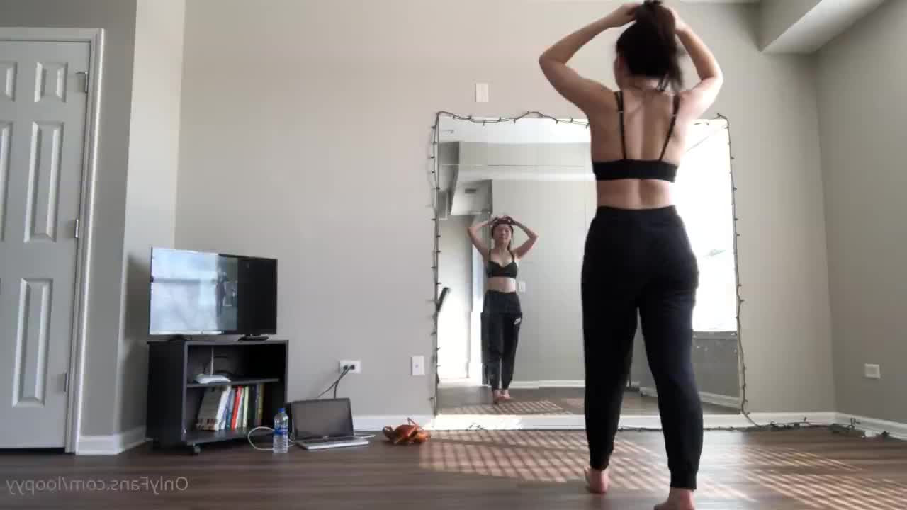 Lucy [ loopyy ] - Worshipping my feet turns me on #facts - ePornLeak