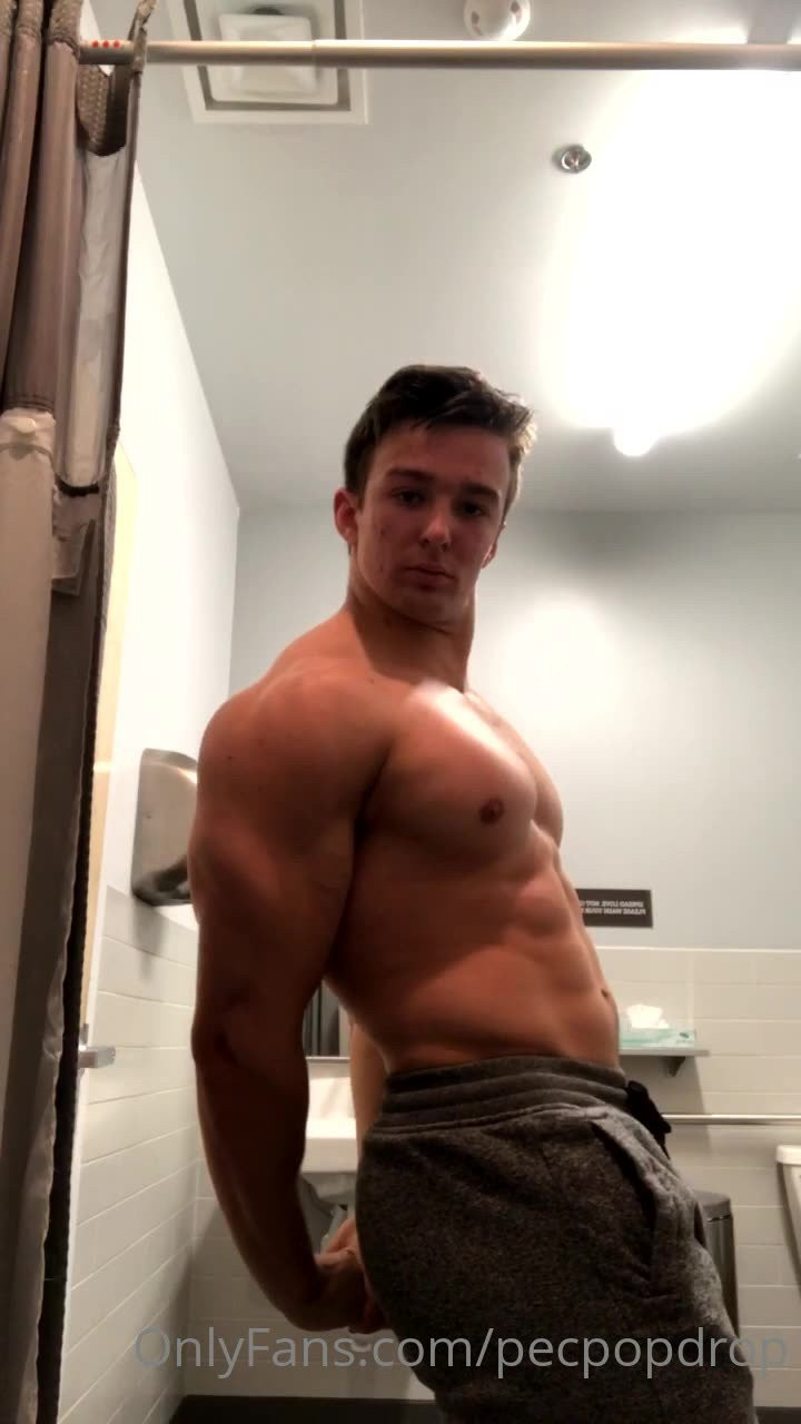 Major Pectoralis [ majorpectoralis ] - Already started decorating my room for Valentine's Day and can't wait - ePornLeak