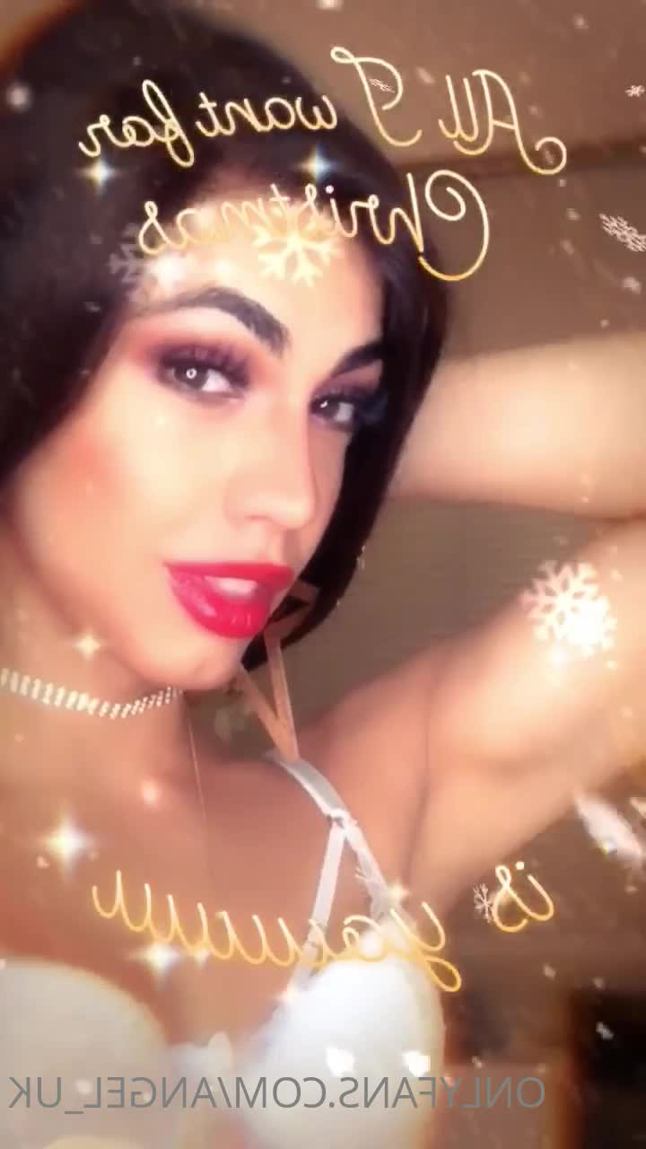 Miss 👑 𝐁𝐄𝐋𝐋𝐀 𝐀𝐍𝐆𝐄𝐋🏆🥇💋 [ angel_uk ] - come here baby  let me teach you a few things - ePornLeak