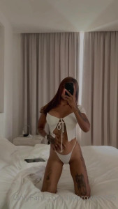 Lily [ lilybrown1995 ] - Giddy up babe 😈 ... do you have something I can ride? 🤠