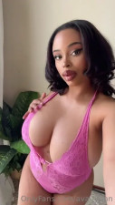 Ava.Lynnn Showing Her Big Tits In A Tight Pink Swimsuit