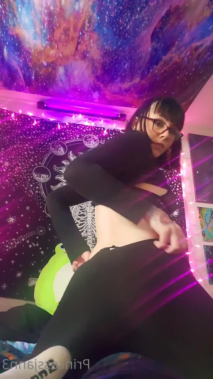princess♡ [ princessjann ] - Goodmorning  I ll hope back on and reply to messages later today   in - ePornLeak