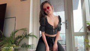 MissionIceCream - petit strip tease