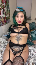 Desititsworth Teasing In Slutty Lingerie