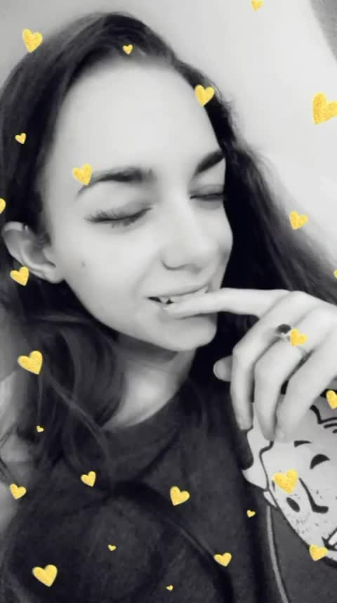 Tali Dova [ tali_dovahkiin ] - charofoxx  charofoxx    Sexy brunette available to have fun and try - ePornLeak