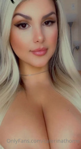 ✨ Caterina 💕 [ caterinathome ] - today suck my dick and smoke cigarette at the same time