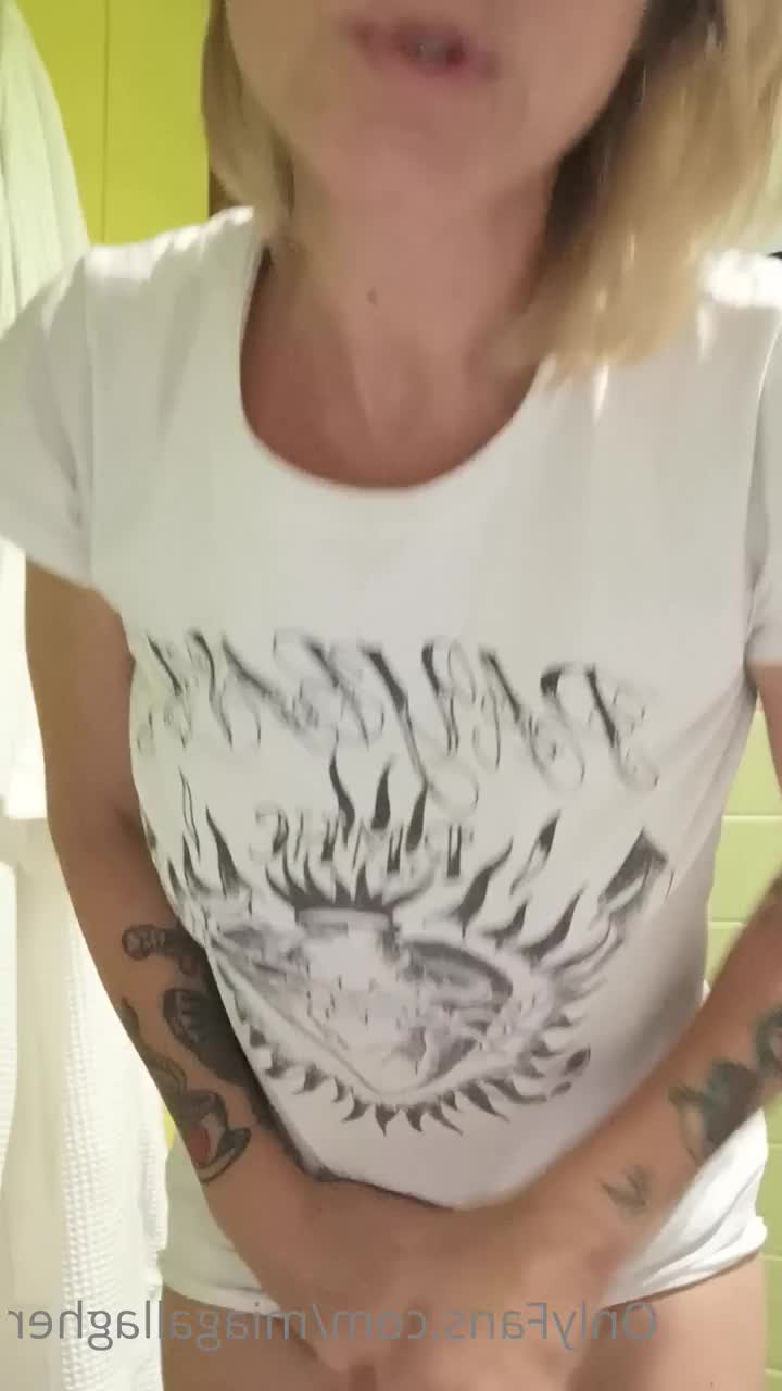 Mia Gallagher [ miagallagher ] - Lick me from head to toe - ePornLeak