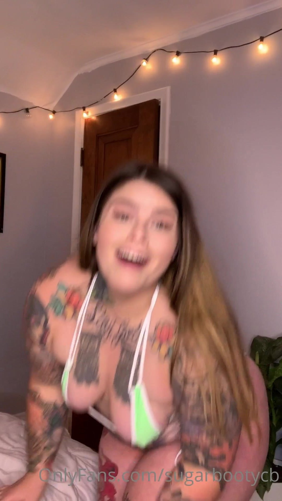 Emma [ sugarbootycb ] - Woke up wet as fuck this morning 💦 - ePornLeak