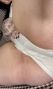 LYDIAAAAAA👅 [ lydiarains ] - A little latex tease 😈  Do you like latex outfits ?