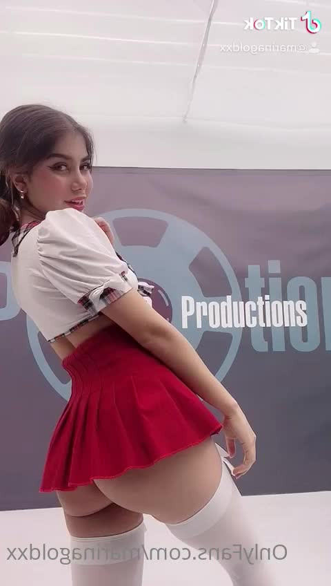 MARINA GOLD 18y.o.💦 [ marinagoldxx ] - You want to see more   Follow me - ePornLeak