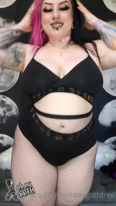 Follow for FREE! [ xohmygothfree ] - First post