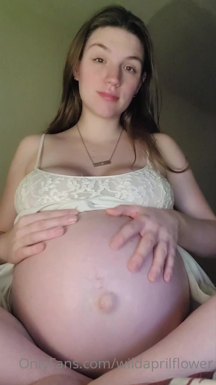 April Havens🌸 [ wildaprilflower ] - My cock is literally leaking this morning, I'm so horny - ePornLeak