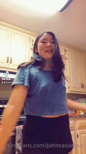 🍑ASIAN BBYGIRL🍑 [ akaricreams ] - I absolutely love fruit food themed underwear  so always feel free to
