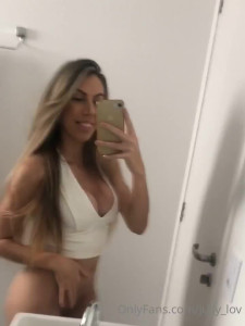 Jully Lov [ jully_lov ] - Tiddies too slippery to grab >:^(