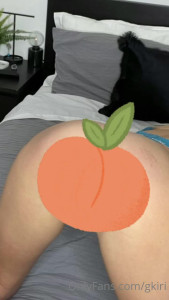 QUEENSLUTG [ gkiri ] - Feeling pretty insecure about my lil tummy. I gained so much weight