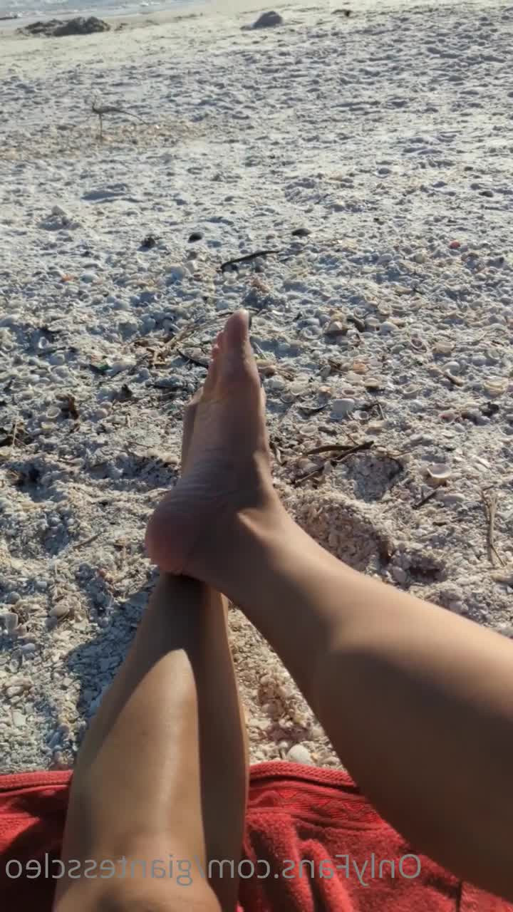 Giantess Cleo [ giantesscleo ] - 🇬🇧Watch @eddyblackone fuck me hard 🔞 🇫🇷Regardez - ePornLeak
