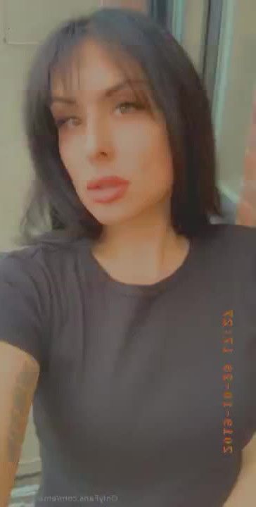 Ema Bardot 💋 [ tsemabardot ] - What’s your favorite position to eat pussy? This is mine - ePornLeak