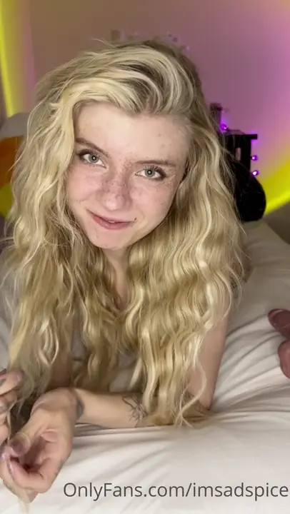 Horny Imsadspice Is Playing With Her Pussy Before Bath - ePornLeak