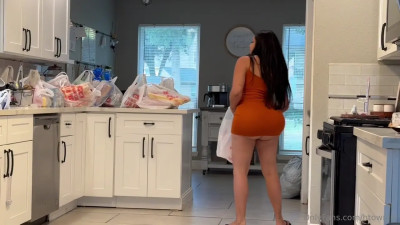 Htownliv Stocks Groceries With Tits And Pussy Out