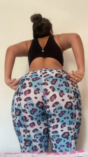 Bigbuttsapphire Stripping Her Tight Leggings To Shake Her Fat Ass