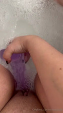Courtney22Xo Shoves A Big Dildo