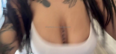 Jeannnnnnn Naughtily Bouncing Her Cute Tits