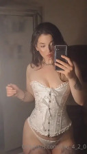 Kiki_4_2_0 Dances Sexy In Panties To Tease