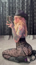 Im Sad Spice Rubs Her Fingers In Her Pussy